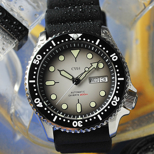 Mossy Depth - CWH Day and Date Display Stainless Steel Rubber Strap Diver’s Automatic Watch CH-MOD-M8